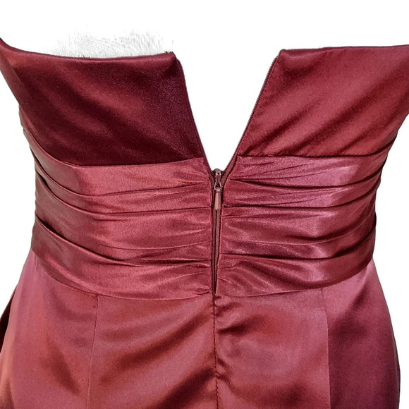 David's Bridal Burgundy Satiny Strapless Dress Ruched Waist and Pockets - Picture 6 of 16